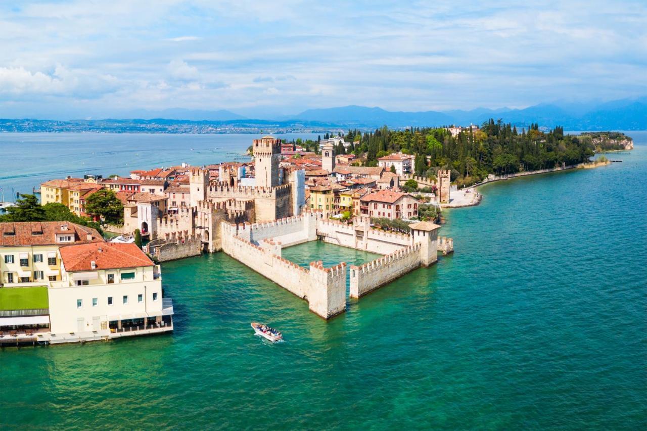 Apartment Charme And Relax With Garden And Swimming Pool Desenzano del Garda Zewnętrze zdjęcie